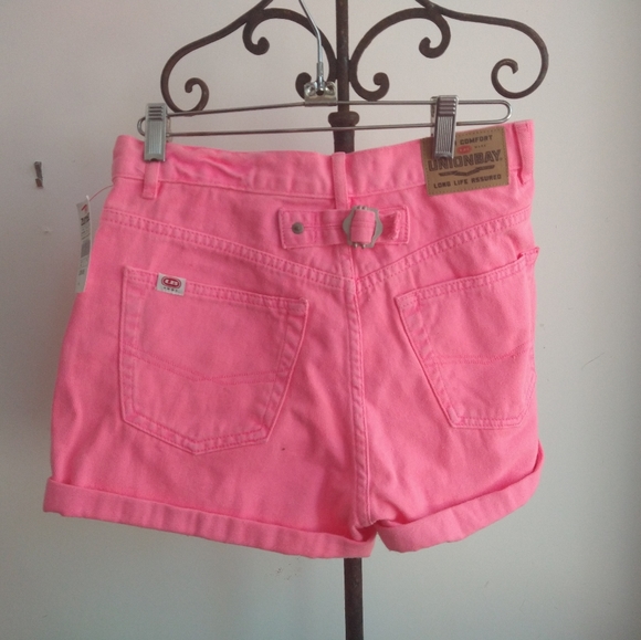 Pink shorts - Picture 3 of 3